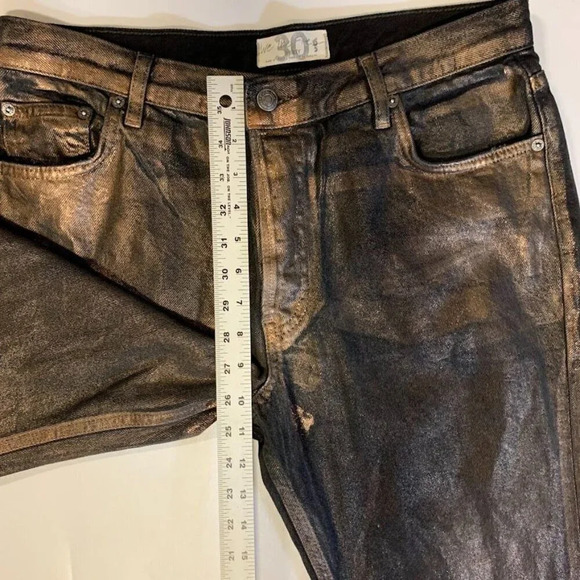 We‎ the Free Women's Maggie Metallic Rose Coated Distressed Hem Jeans SIze 30 - Picture 12 of 13